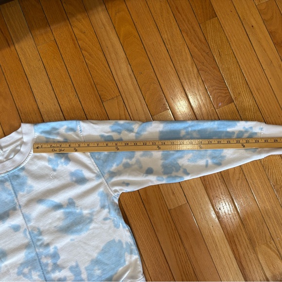 ZYIA White and Blue 100% Cotton Sweatshirt, VGUC, Size Medium - Picture 8 of 10